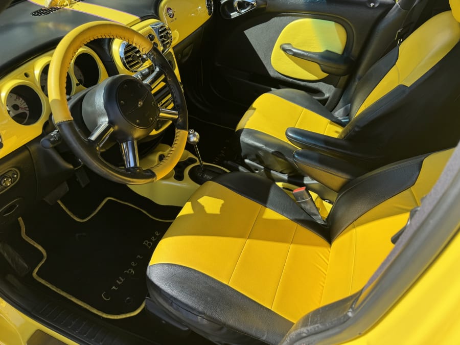 Muscle Machines 1/18 Chrysler PT Cruiser 2000 - Modèle 61190 - Jaune (occasion)