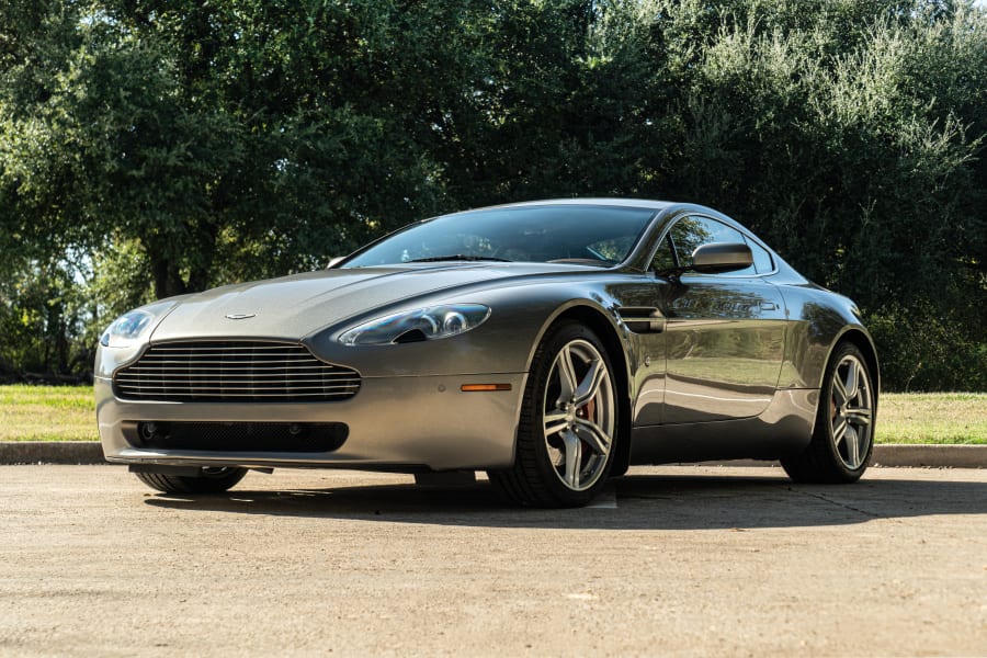 2009 Aston Martin Vantage — market value and price history