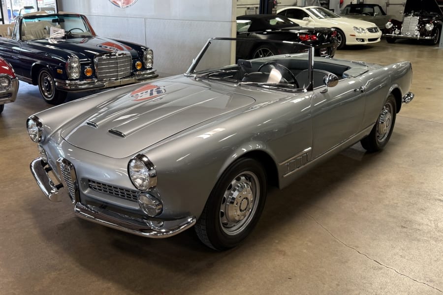 1962 Alfa Romeo 2600 Spider for sale on BaT Auctions - closed on April 15, 2024 (Lot #143,345) | Bring a Trailer