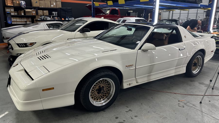 1989 Pontiac Turbo Trans Am 20th Anniversary Pace Car Edition