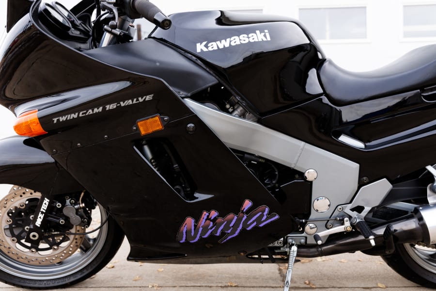 1990 Kawasaki ZX-11 Ninja For Sale At Auction - Mecum Auctions