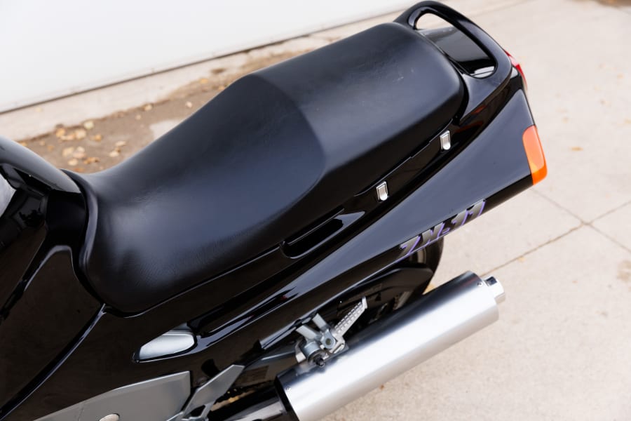 1990 Kawasaki ZX-11 Ninja For Sale At Auction - Mecum Auctions