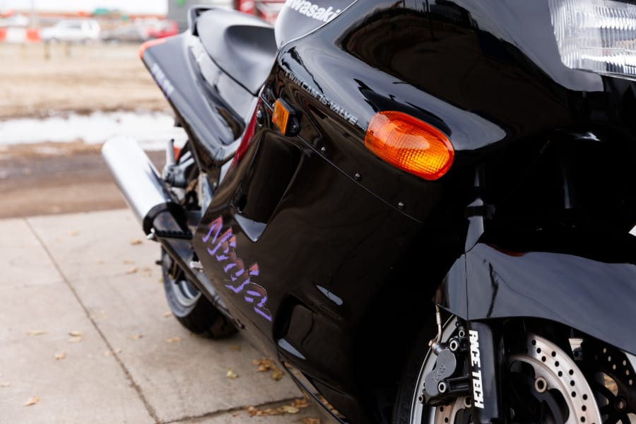 1990 Kawasaki ZX-11 Ninja For Sale At Auction - Mecum Auctions