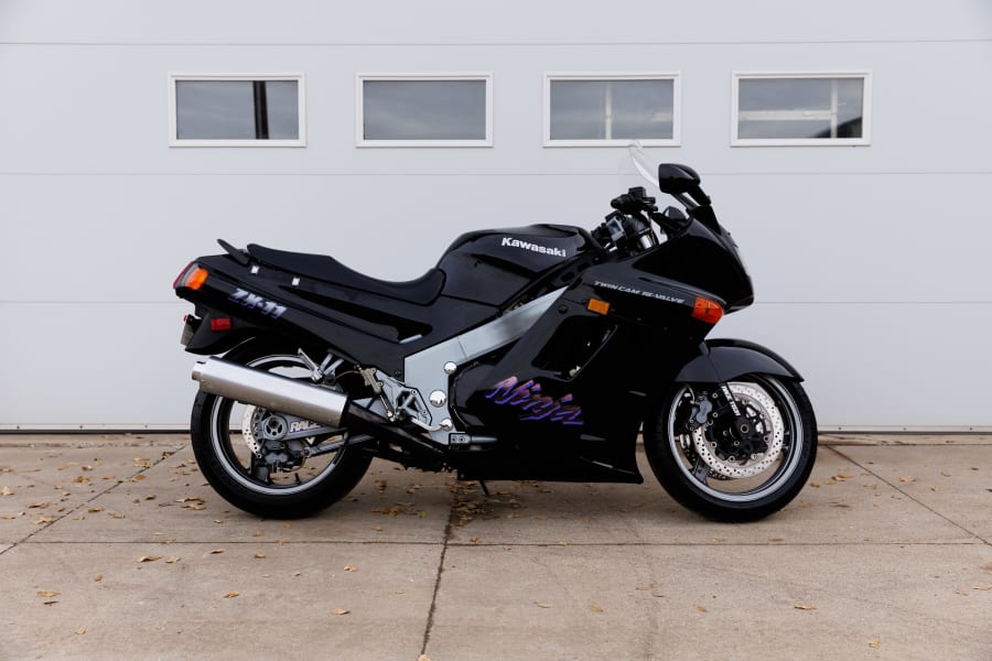 1990 Kawasaki ZX-11 Ninja For Sale At Auction - Mecum Auctions