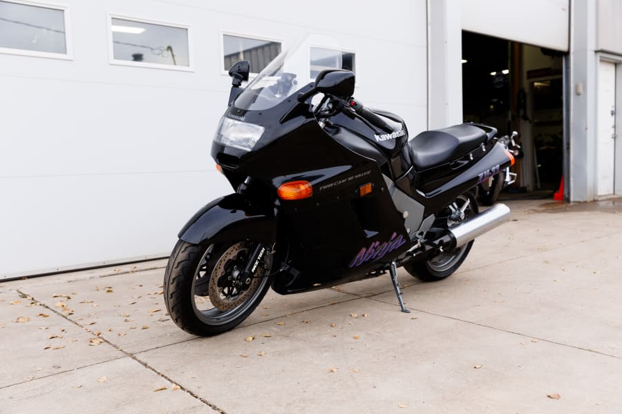 1990 Kawasaki ZX-11 Ninja For Sale At Auction - Mecum Auctions