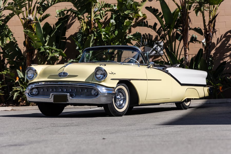1957 Oldsmobile 98 Starfire