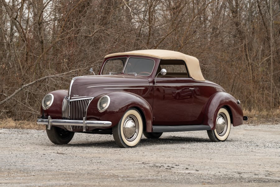 1939 Ford Deluxe