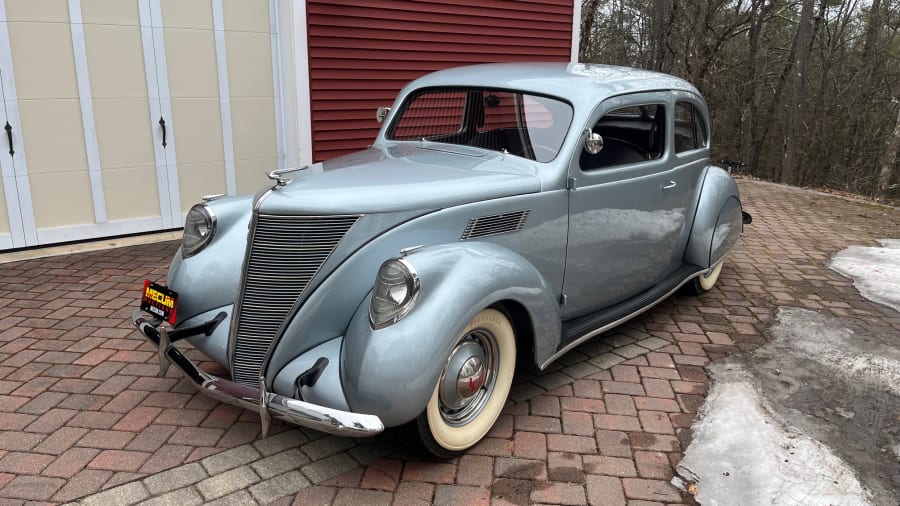1937 Lincoln Zephyr