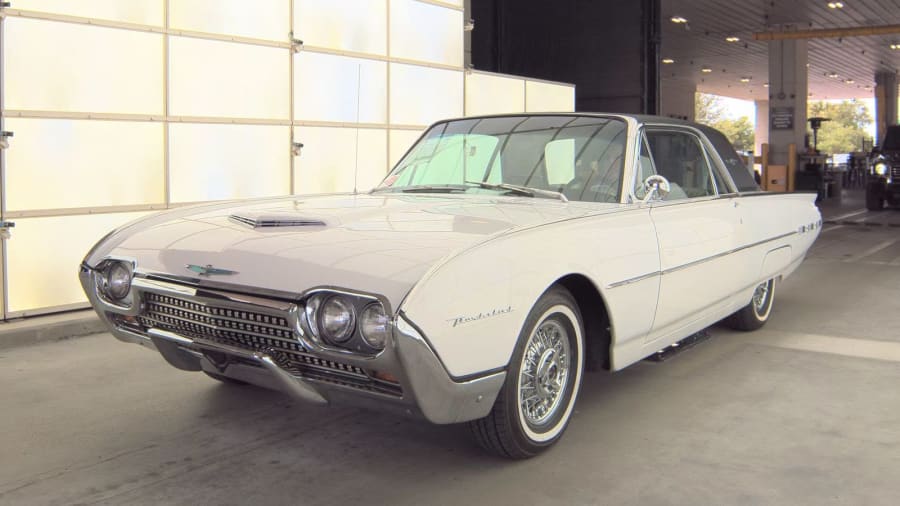 1962 Ford Thunderbird