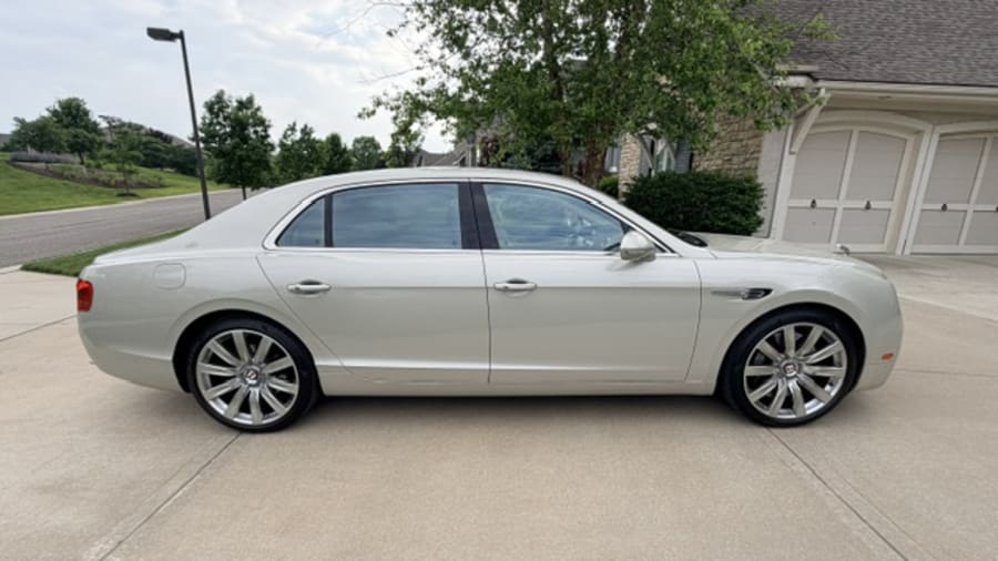 2015 Bentley Flying Spur — market value and price history