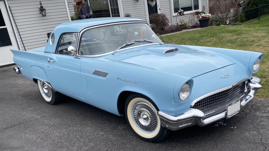 1957 Ford Thunderbird