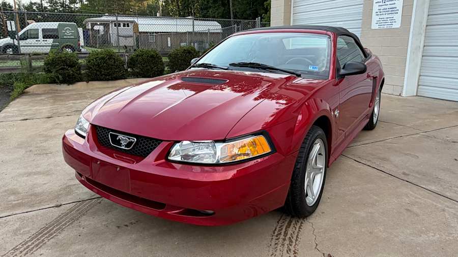 1999 Ford Mustang GT Convertible: market value and price history