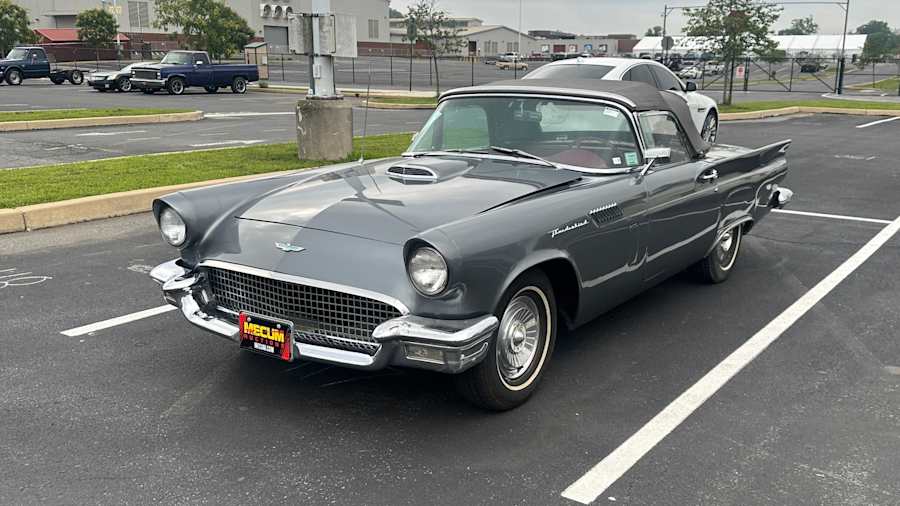 1957 Ford Thunderbird