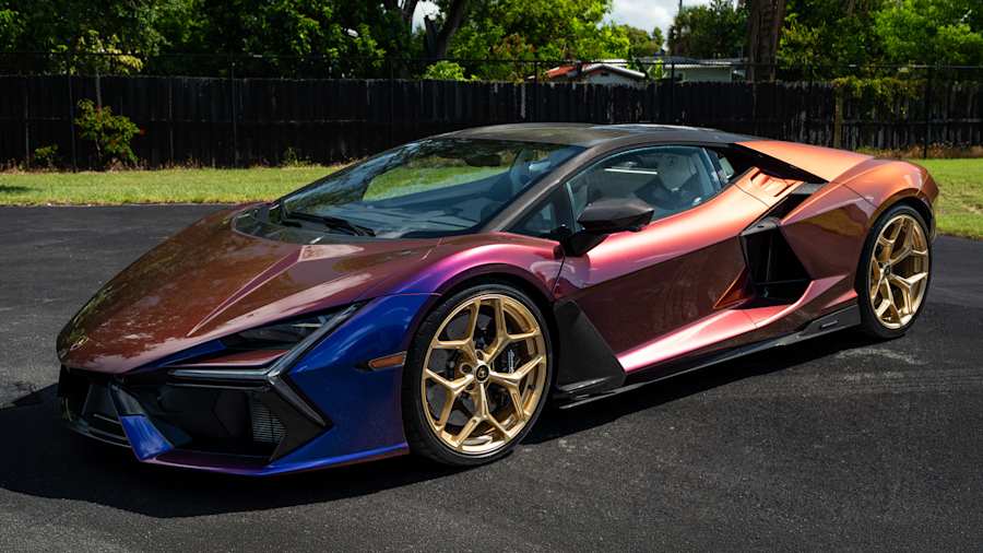 2025 Lamborghini Revuelto LP 1015-4