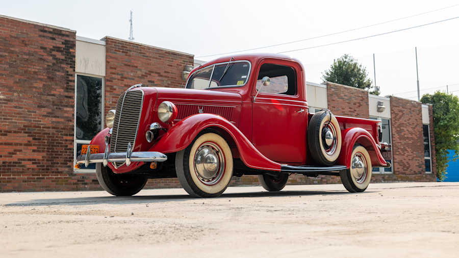 1937 Ford Model 77