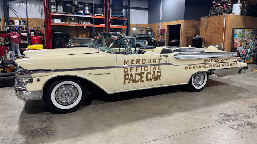 Mercury Turnpike Cruiser