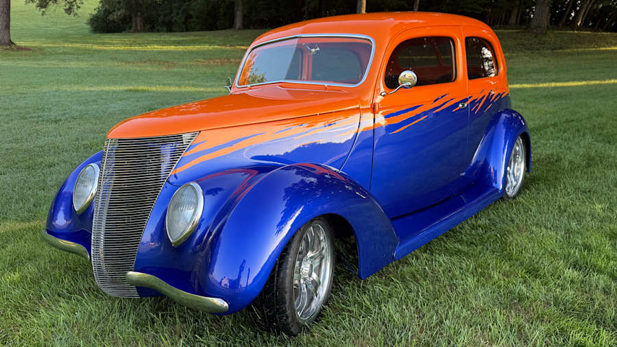 1937 Ford Tudor