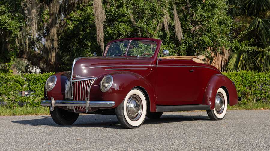 1939 Ford Deluxe