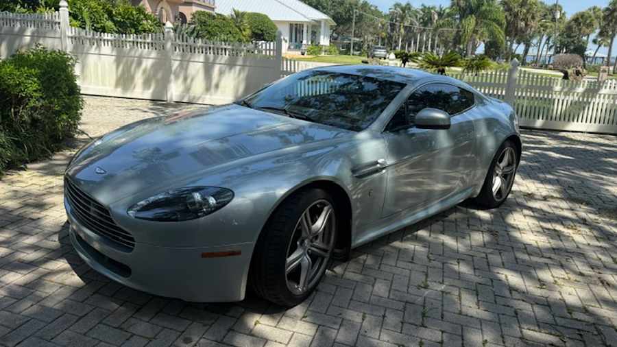 2011 Aston Martin V8 Vantage