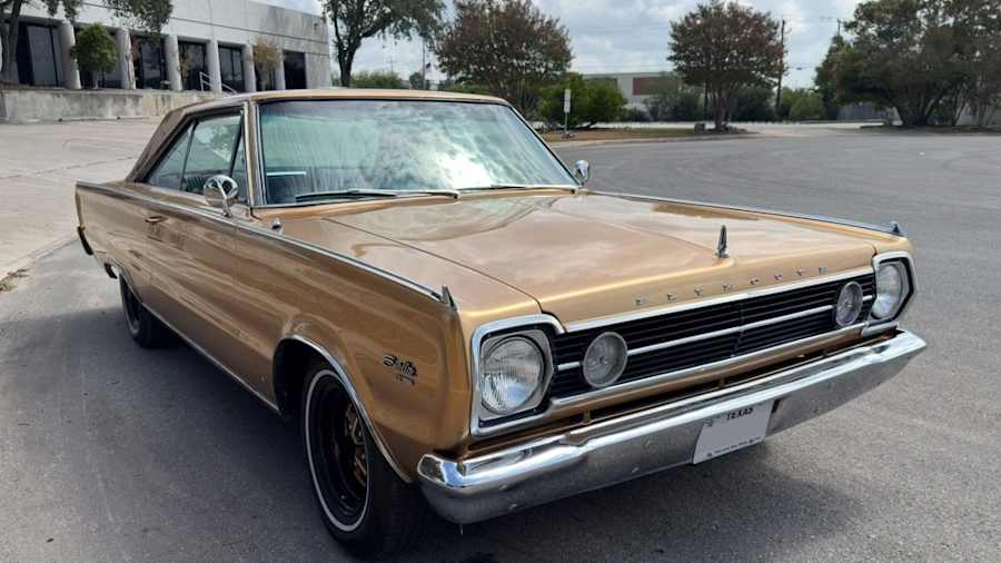 Plymouth Satellite