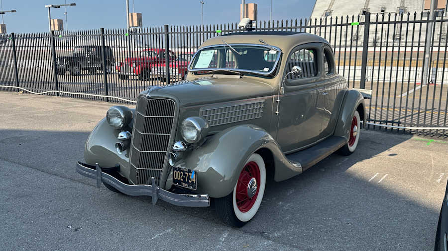 1935 Ford Model 48
