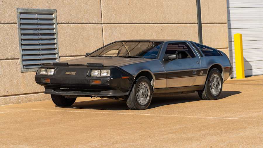 DeLorean DMC-12