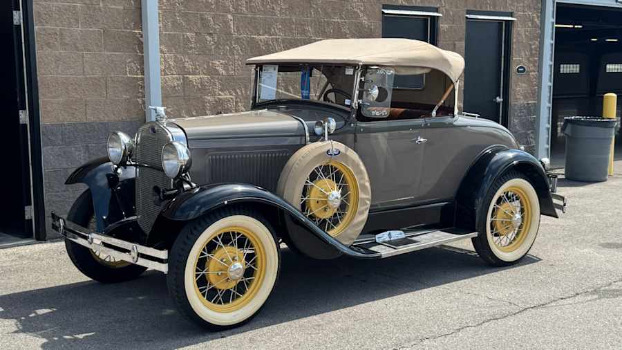 1930 Ford Model A Deluxe