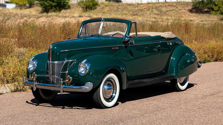 1940 Ford Deluxe