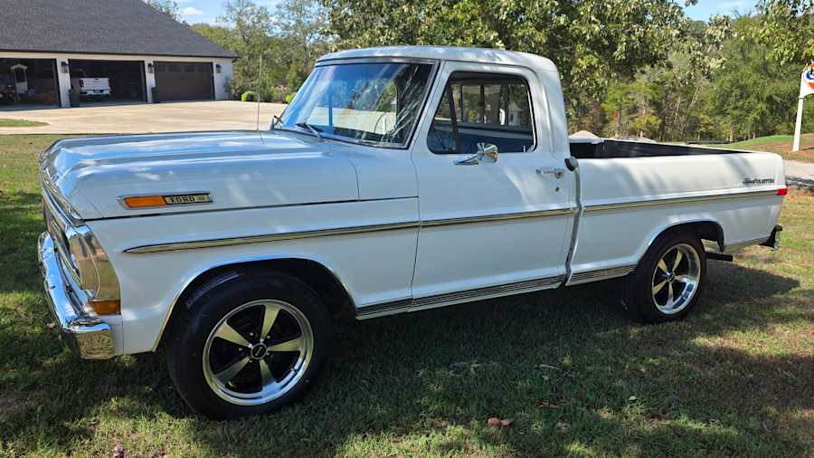 Ford F-100 (Gen6)