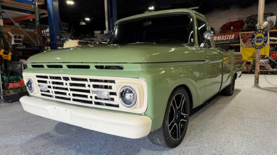 Ford F-100 (Gen4)