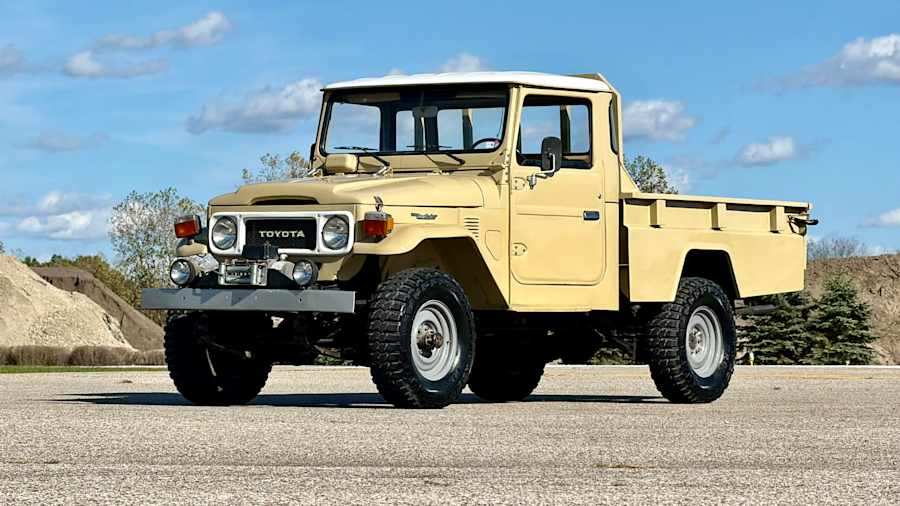 1980 Toyota FJ-45 Land Cruiser