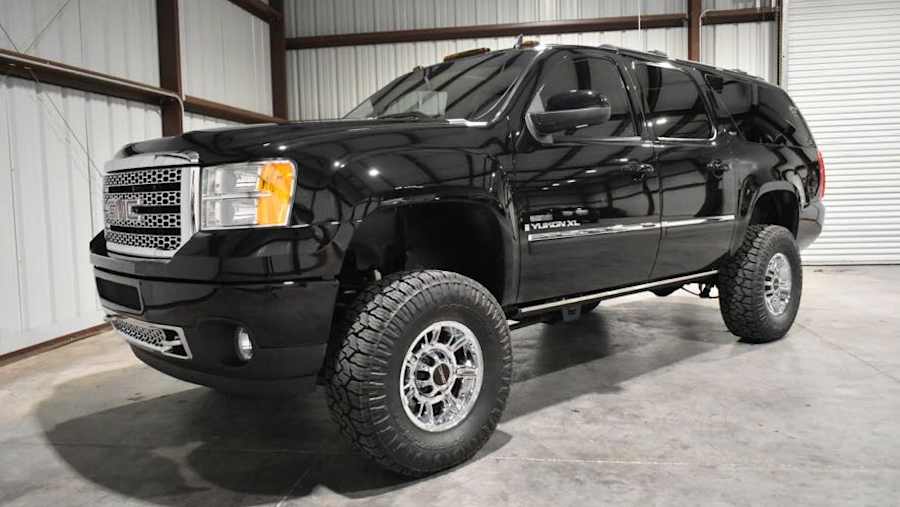 GMC Yukon (GMT900)