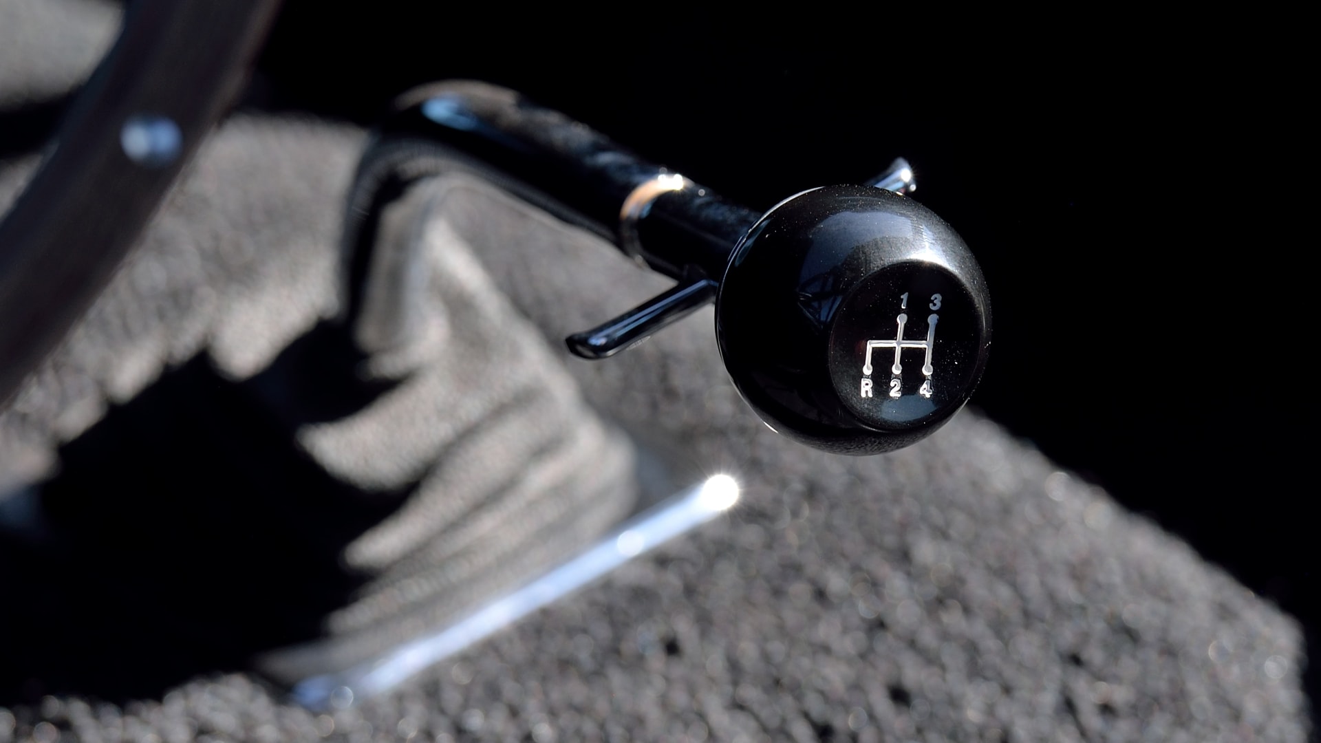 Mecum Auctions Photography Guide // detail shifter 4-speed