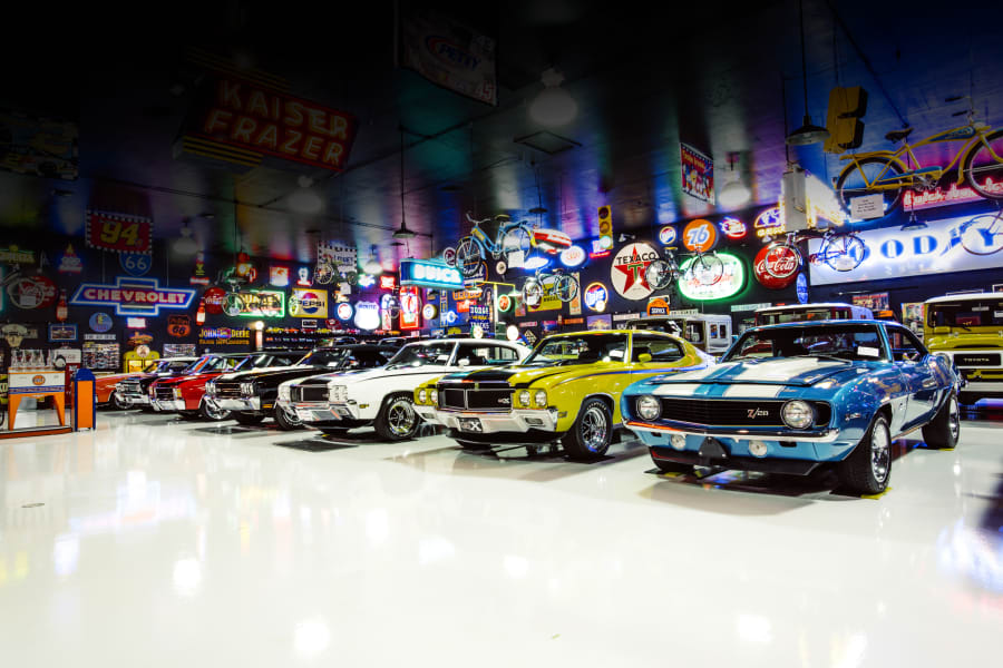 www.mecum.com