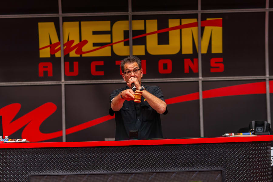 www.mecum.com