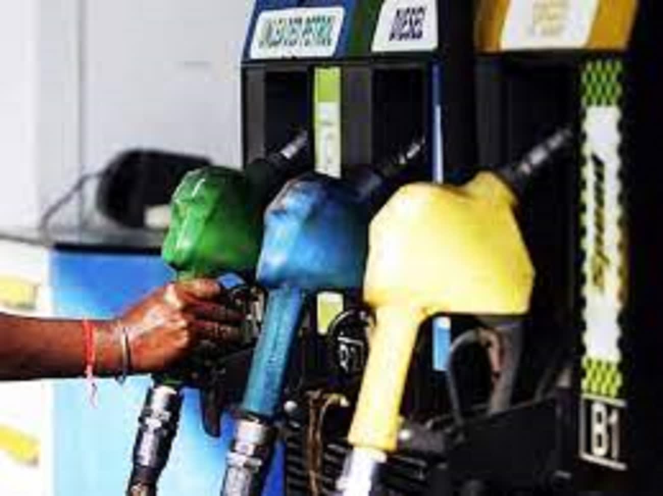 Petrol Diesel Price: होलिका दहन पर पेट्रोल-डीजल में राहत, जानें आज का र?