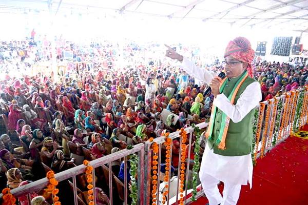 मध्य प्रदेश सरकार की ओर से हाल ही में लाडली बहना योजना की ?