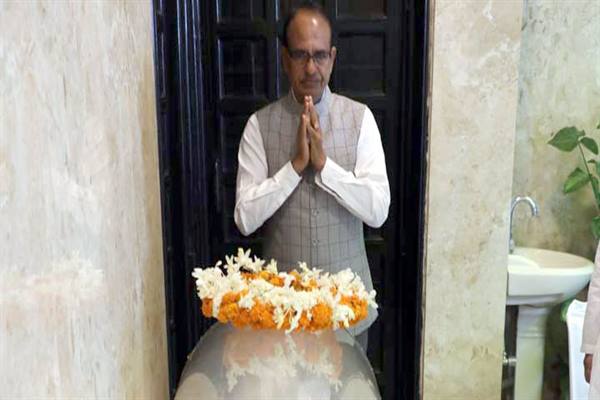 मुख्यमंत्री श्री चौहान ने श्री जावेद भाई के निधन पर दी श्?