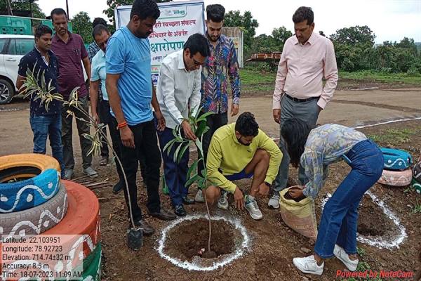 नगरीय निकायों में एकदिवसीय पौधरोपण अभियान