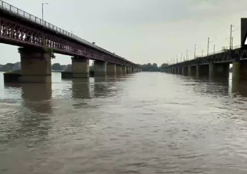 पहाड़ी राज्यों के बाद अब मैदानी इलाकों में मंडराया बाढ़ ?