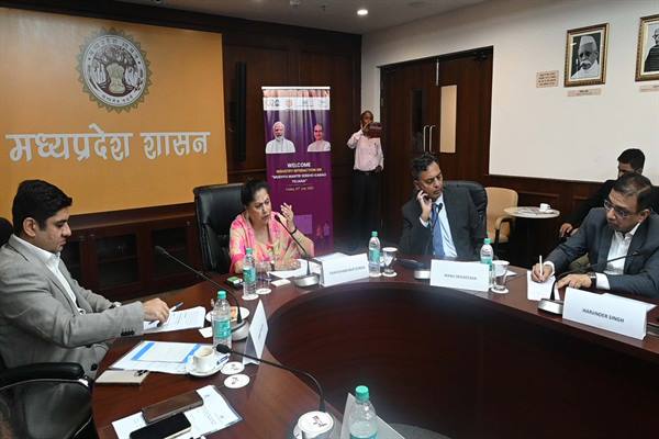 सीआईआई और मध्यप्रदेश शासन द्वारा मुख्यमंत्री सीखो-कमाओ ?