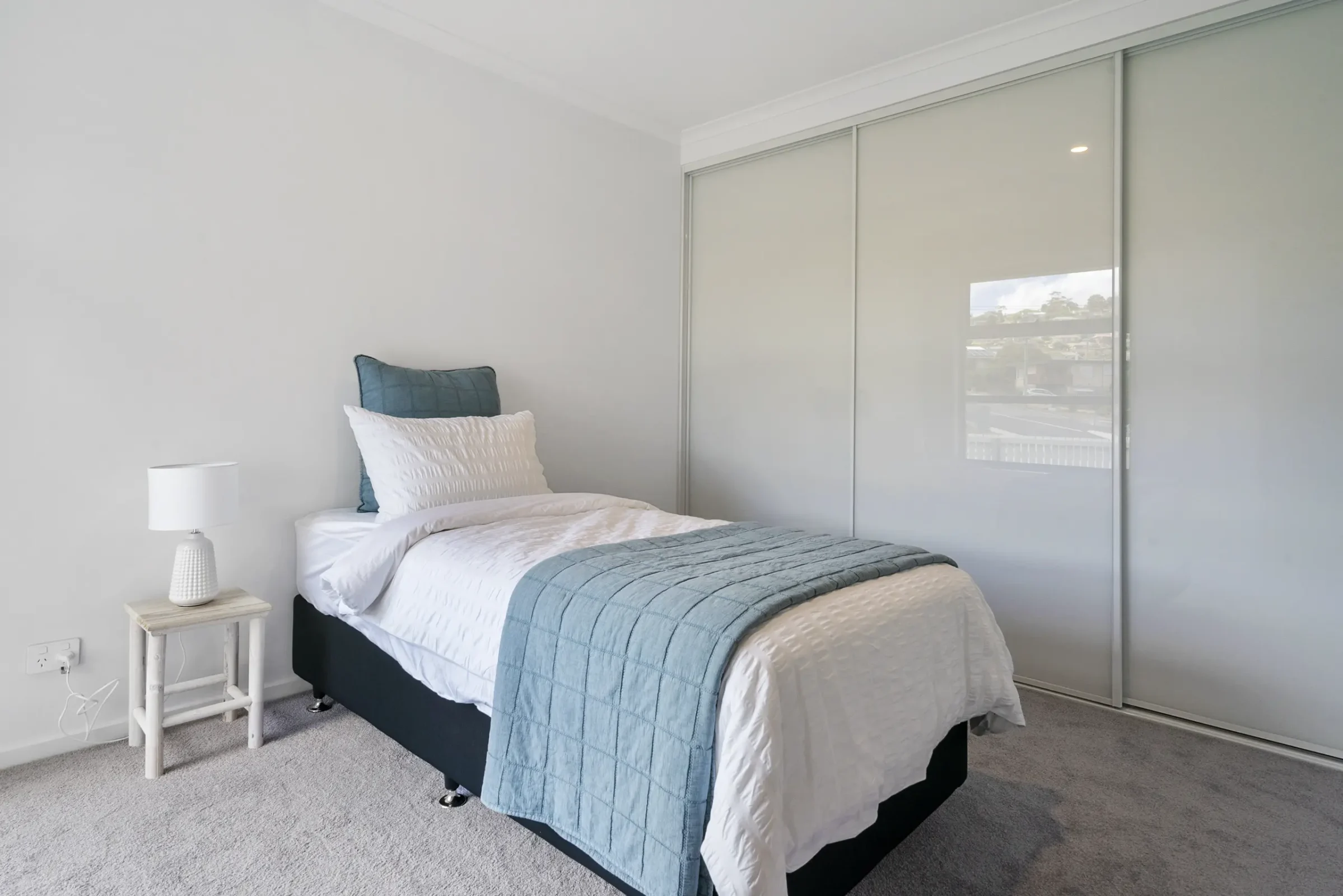 020_Open2view_ID802060-1_Stony_Point_Drive.webp