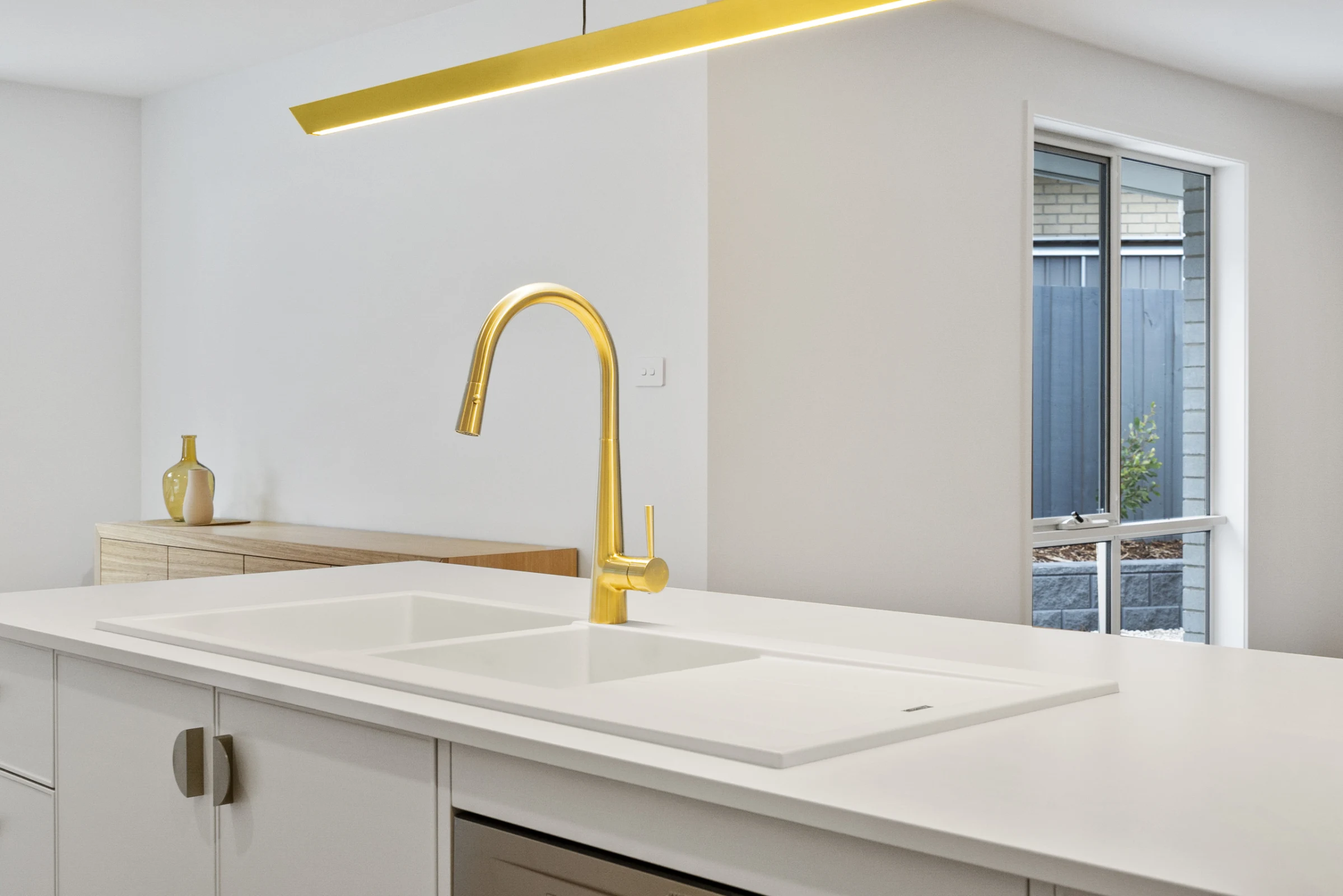 011_Open2view_ID802060-1_Stony_Point_Drive.jpg