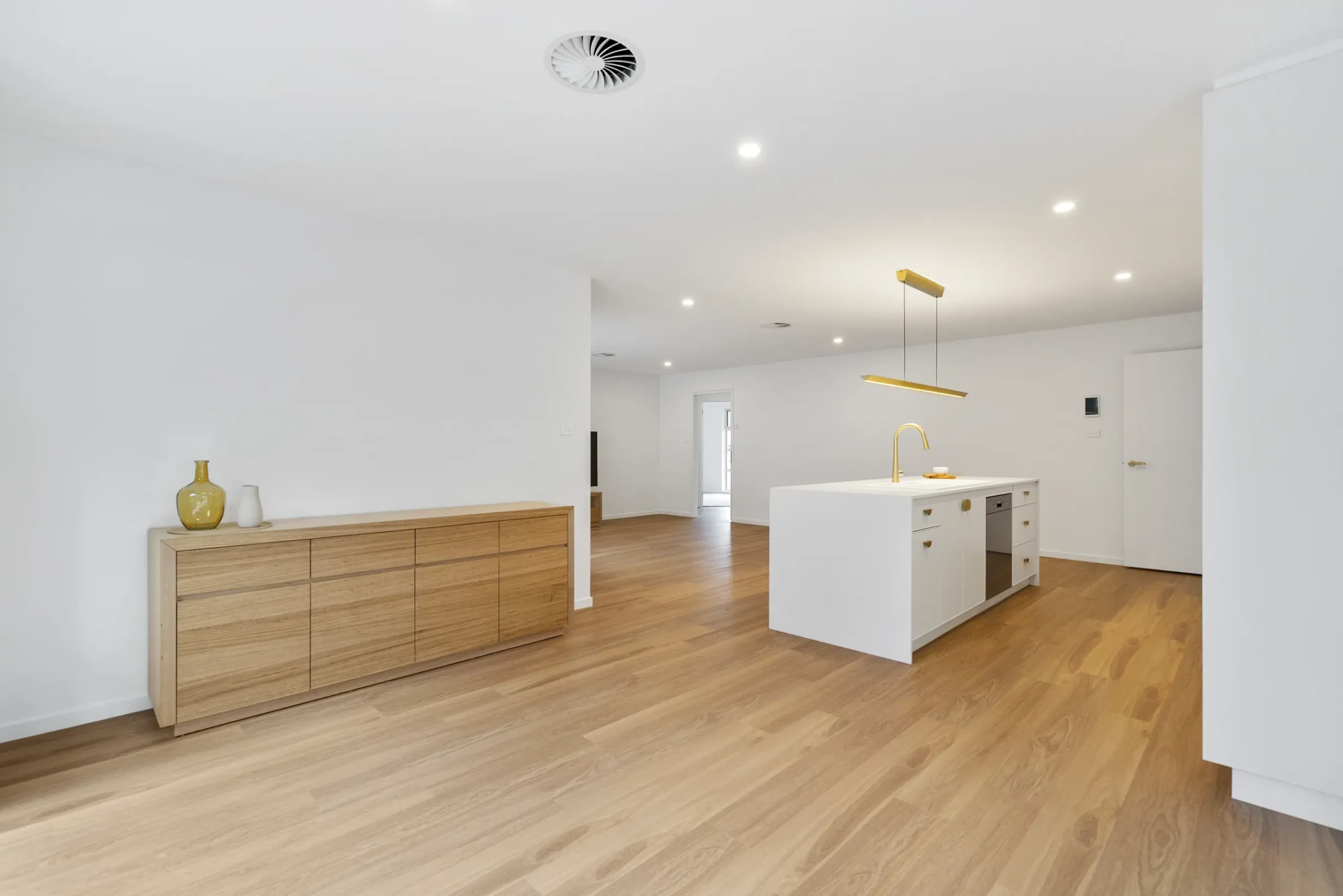 013_Open2view_ID802060-1_Stony_Point_Drive.webp