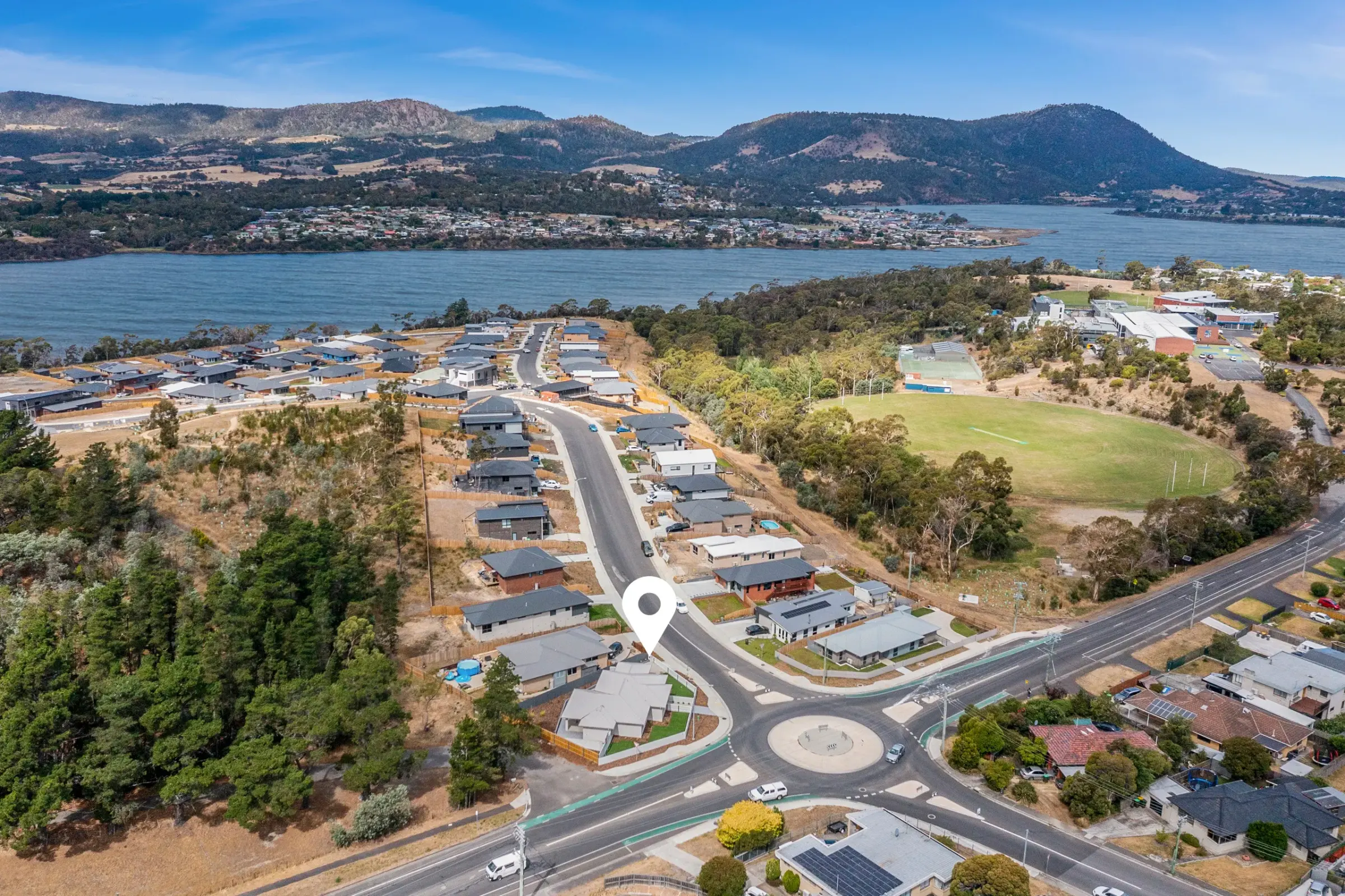 029_Open2view_ID802060-1_Stony_Point_Drive.webp
