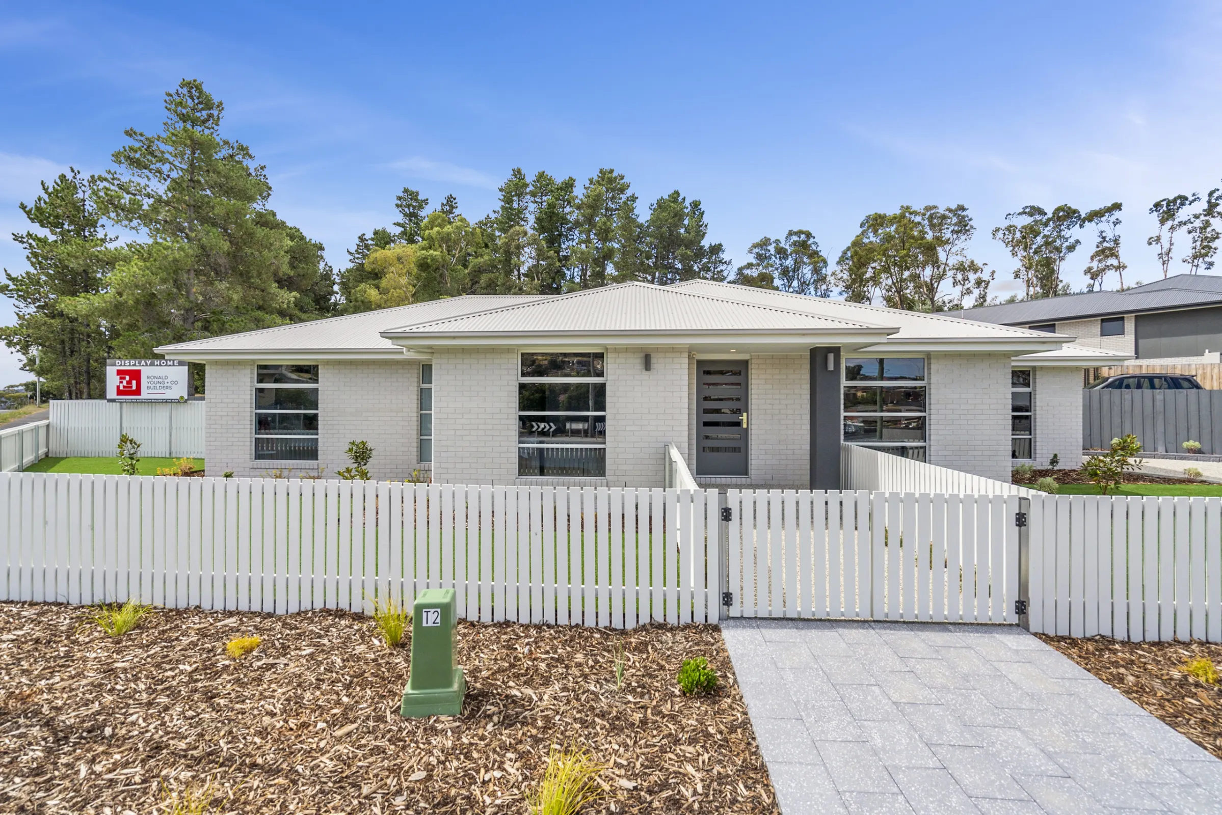 001_Open2view_ID802060-1_Stony_Point_Drive.jpg
