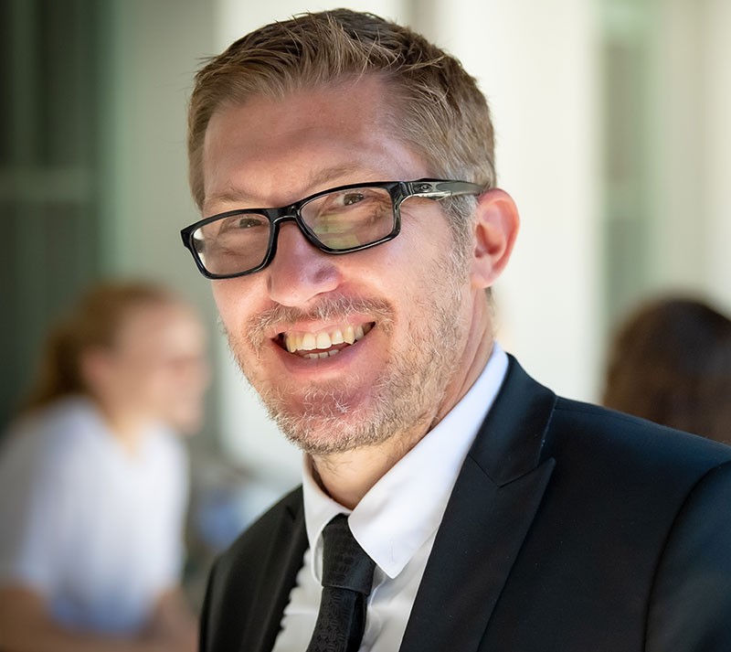 <div style="text-align:center">Dr. Olivier<br />
Cuissard</div>