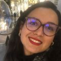 Étudiante en MBA trilingue aide élèves et étudiants en français, anglais et arabe