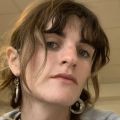 Diplom&eacute;e d'un master de philosophie, d'une double-licence droit-philosophie et d'une licence de sciences sociales