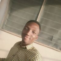 Etudiant en math&eacute;matiques et physique donne cours &agrave; distance